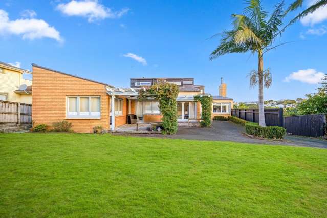 1 Churchill Road Murrays Bay_2