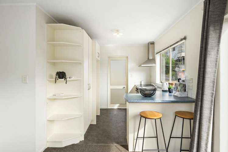 2/66 Spinella Drive Bayview_15