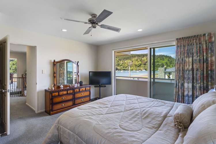 301 Beach Road Whangamata_18