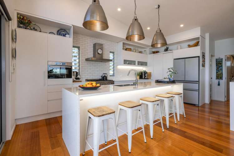 54 Hekerua Road Oneroa_12