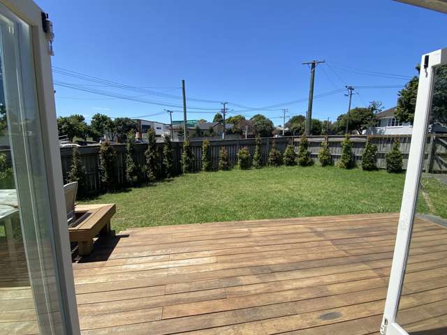 25 Holland Avenue Point England_1