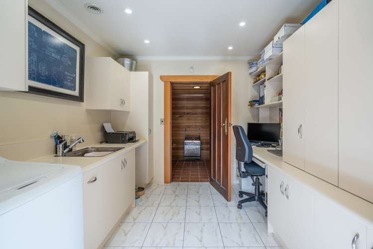 385 Queens Drive Windsor_22