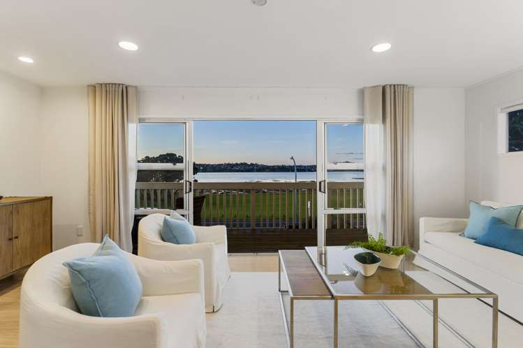 77 Kiwi Esplanade Mangere Bridge_15