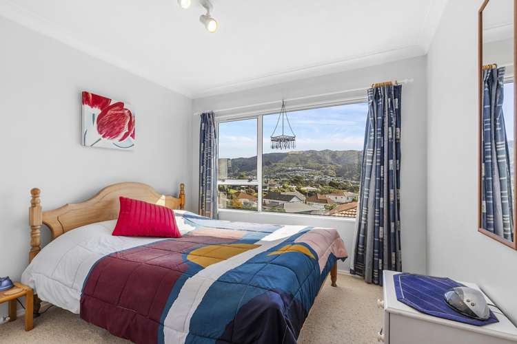 64 Collins Avenue Tawa_9