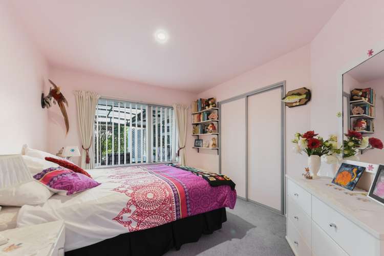 19 Stead Crescent Stoke_19