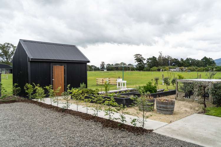 208a Wood Street Woodside_25