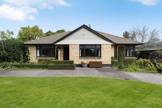 Timeless Elegance: 1952 Hamilton East Bungalow