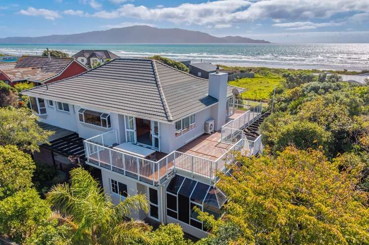 8 Ara Kuaka Waikanae Beach_1