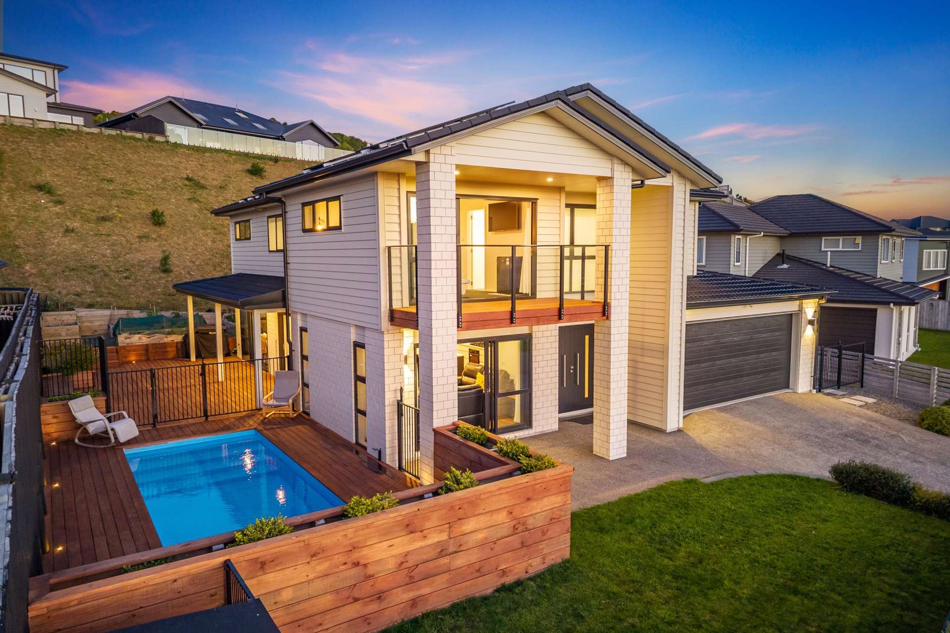 111 Queen Charlotte Drive Aotea_0