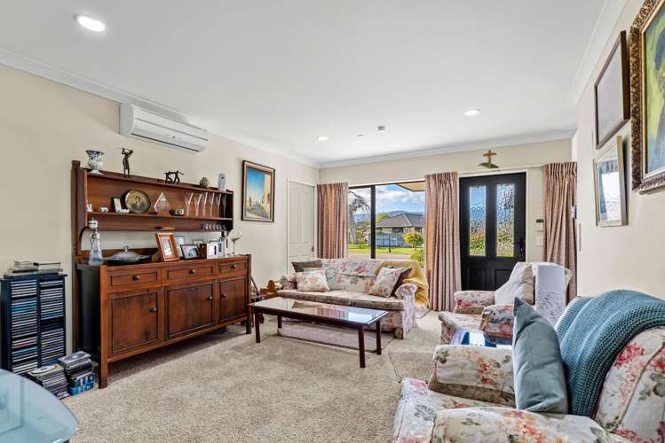 24 Ian Peter Way Otaki_5