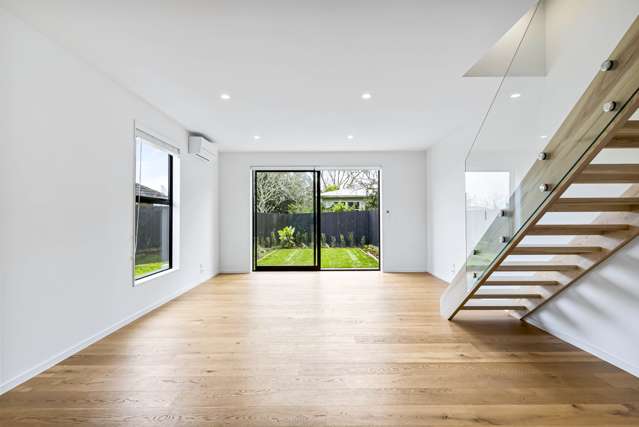 10/82 East Coast Road Milford_1