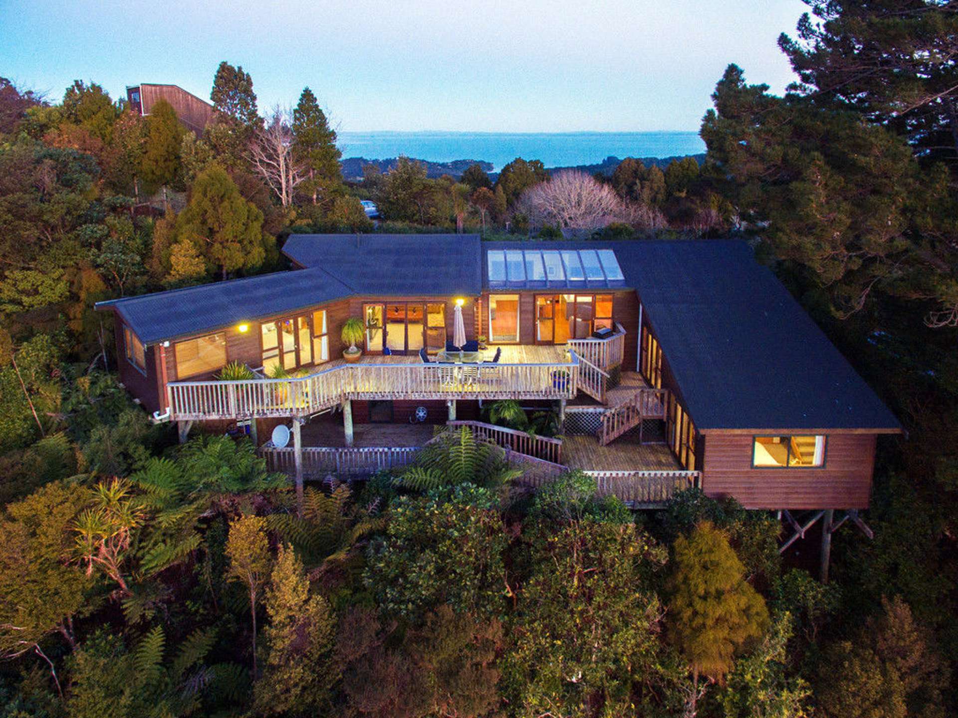 217 Scenic Drive Titirangi_0