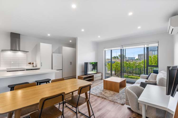 2/71 Hobsonville Point Road_2