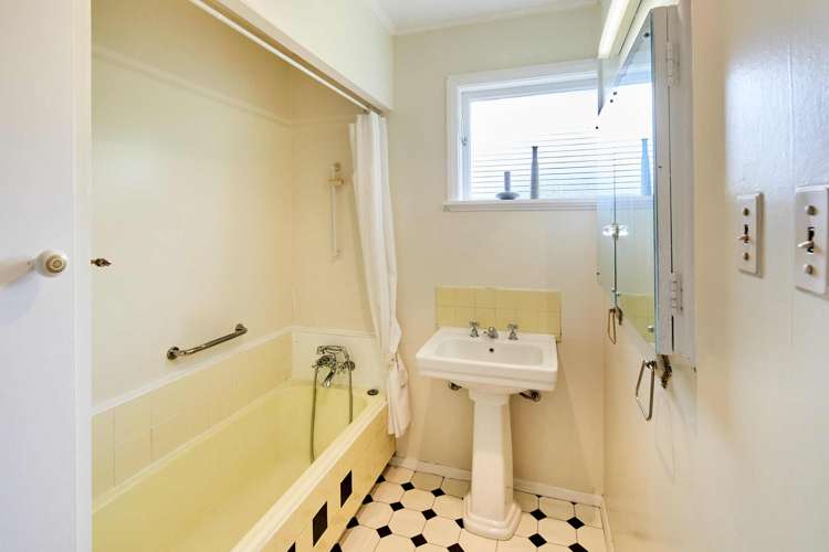 20 Findlay Street Tawa_13