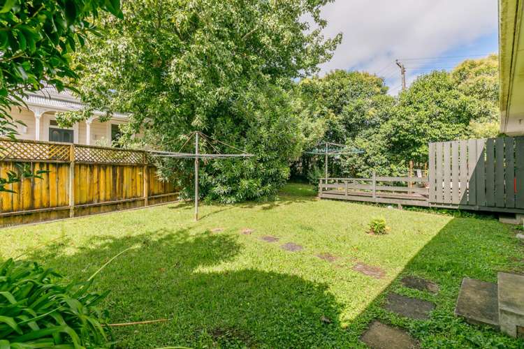 2/108 Titirangi Road New Lynn_12