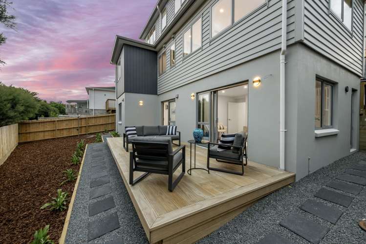 18 Castlebane Drive Flat Bush_17