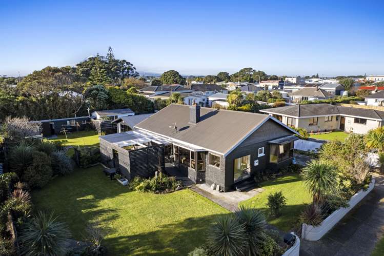 69 Domett Street Opunake_2