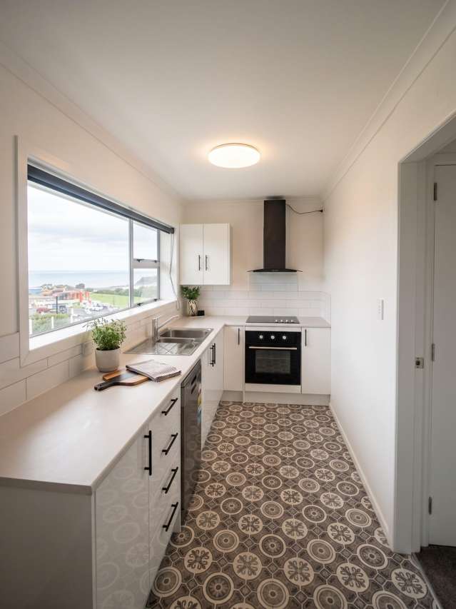 Modern Living with Beautiful Sea Views