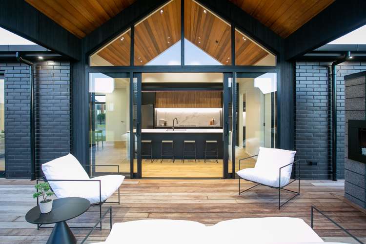 7 Artistic Avenue Leamington_5