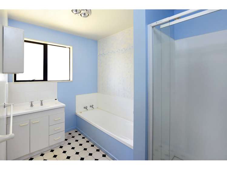 16 Holcroft Place Stoke_12