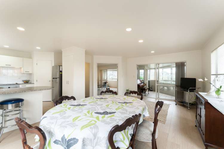 2/24 Philson Terrace Browns Bay_5