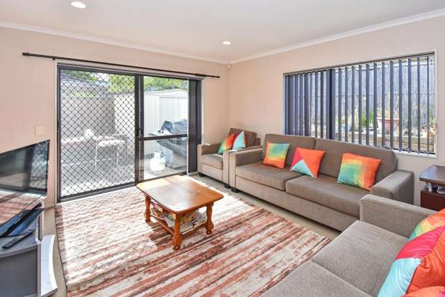 13 Savona Drive Flat Bush_4