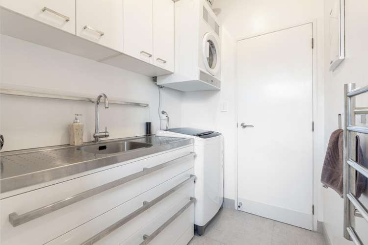 14 Beach Road Northcote Point_19