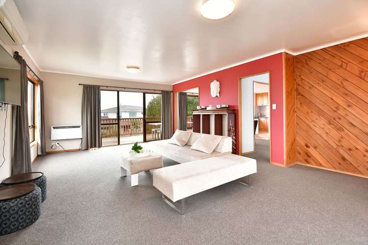 3 Higham Ferrers Place Red Beach_11