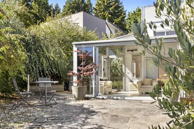 URGENT: Premium Home on Kings Drive - Vendor Moving On!