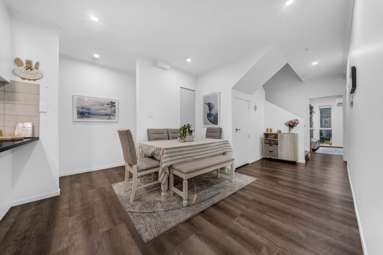 20 Warbler Crescent_4