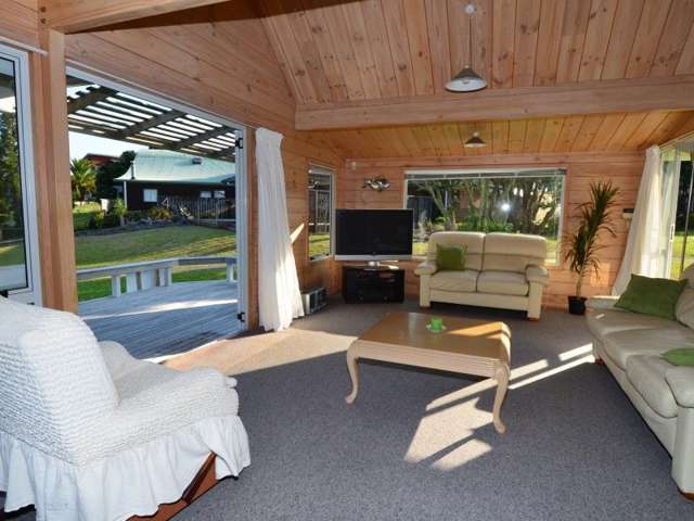 8 Ajax Head Pauanui_3