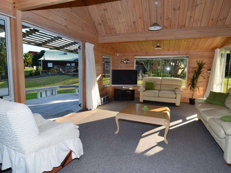 8 Ajax Head Pauanui_3