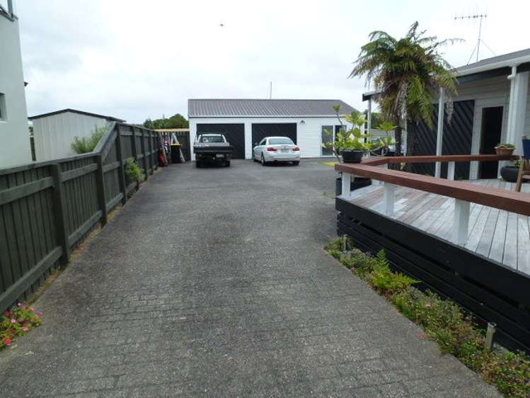 609 Beach Road Whangamata_35
