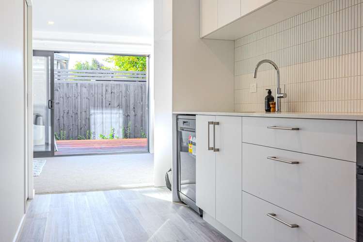 2/99 King Street Sydenham_13