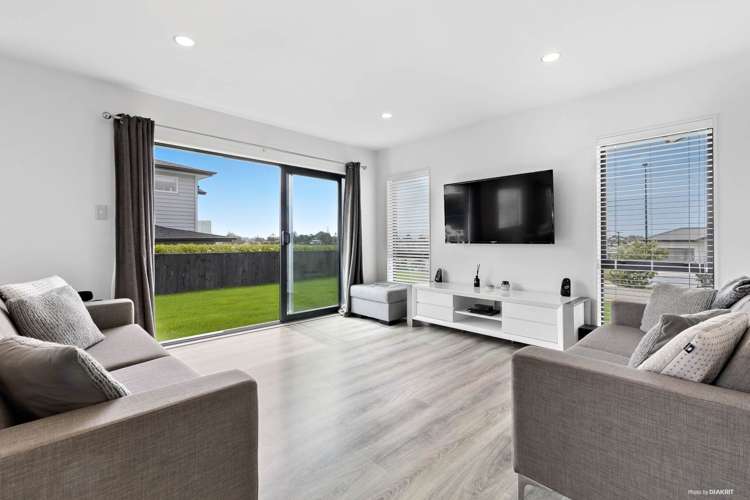 9 Eastview Crescent Stanmore Bay_6