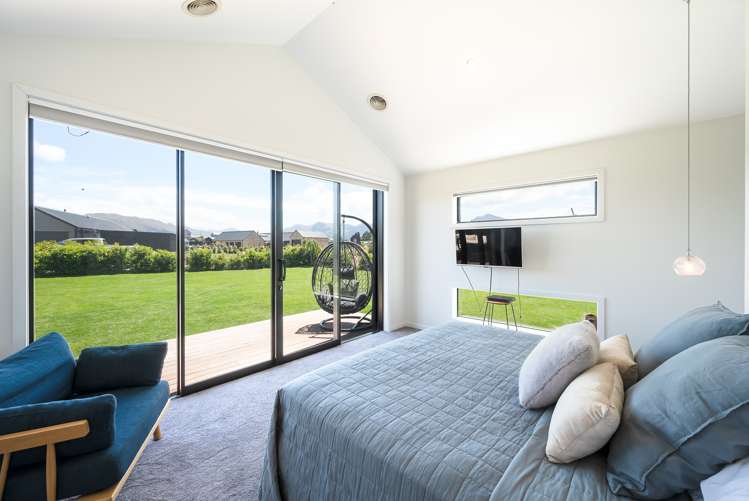 672 Aubrey Road Wanaka_12