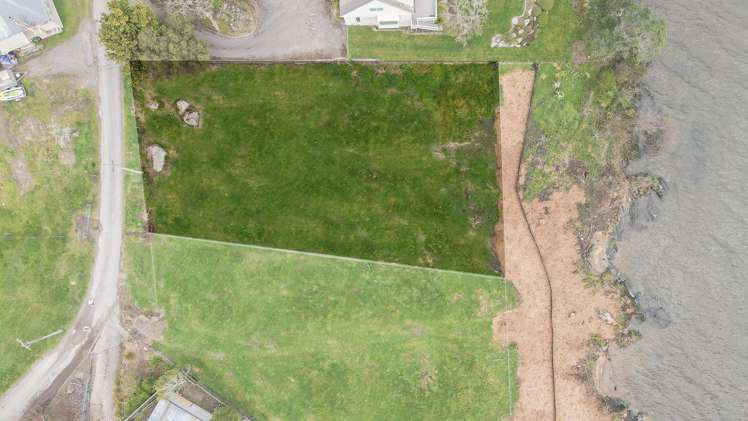 33 Iri Irikapua Parade Hinemoa Point_10