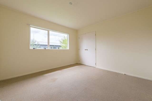 1/137 Awaroa Road Helensville_4