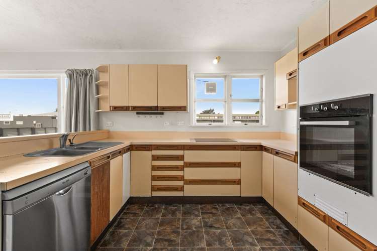 64 Bill Hercock Street_4