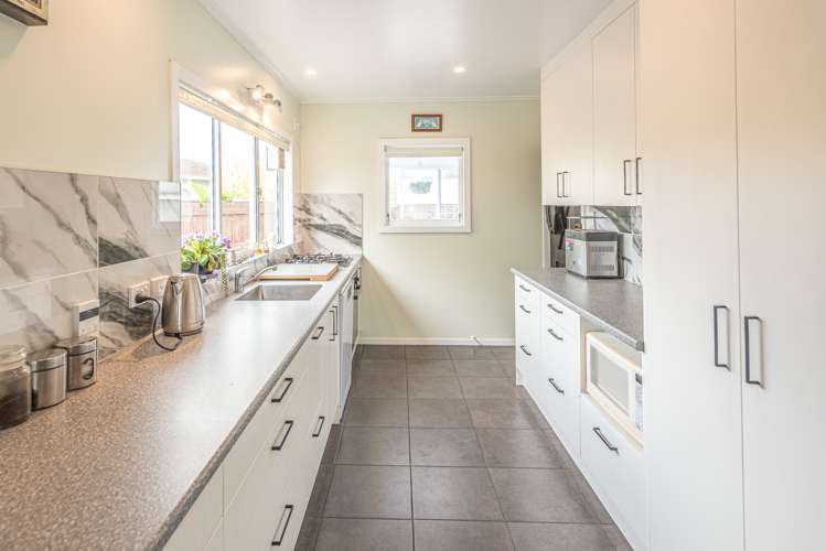 87 Devon Road Springvale_4