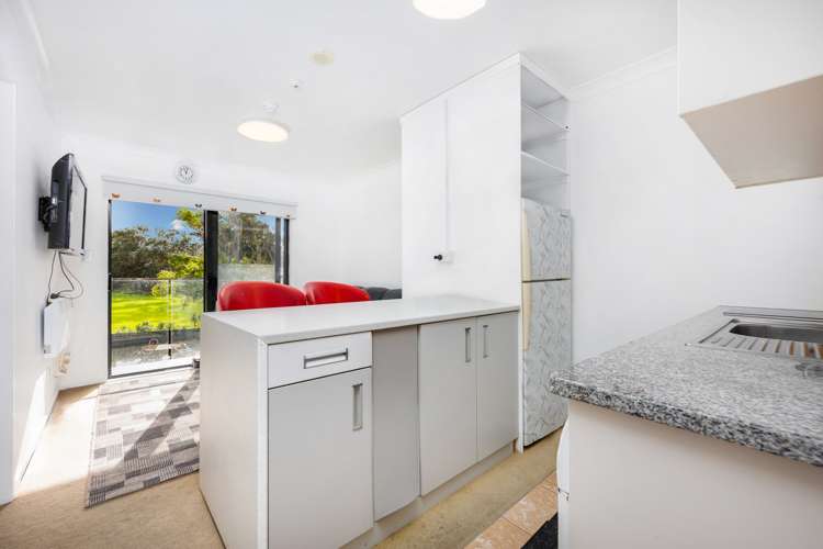 2e/25 Weranui Road Waiwera_8