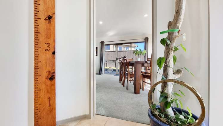 123 Basley Road Owhata_1