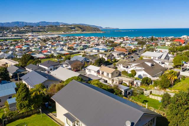 68 Queens Drive Lyall Bay_2