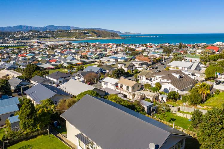 68 Queens Drive Lyall Bay_2