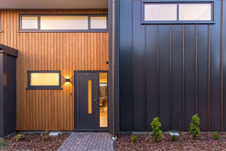 2/6 Naseby Street Merivale_1