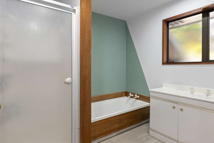 2/37 Jennifer Street Bryndwr_13