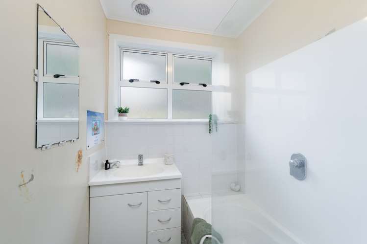 132 Castor Crescent Cannons Creek_9