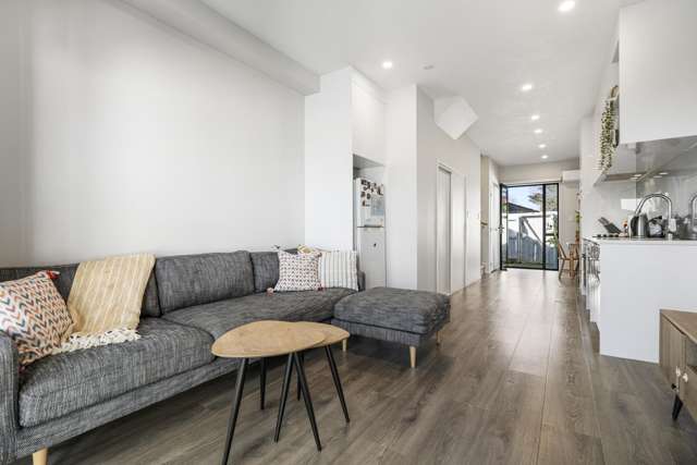 8/24 Tara Road Henderson_4