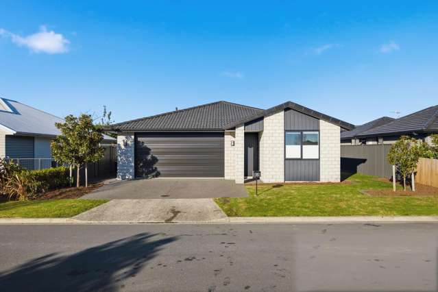 Solid Brick, Top Location & Easy Care!
