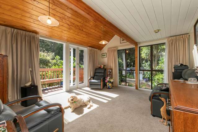 5 Valley View Road Titirangi_1